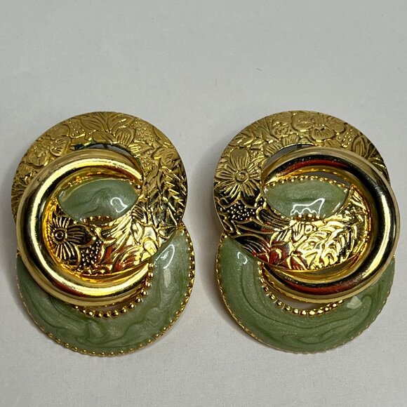 Western antique ornaments. Embossed double-loop metal embossed pin earrings - Picture 2 of 5